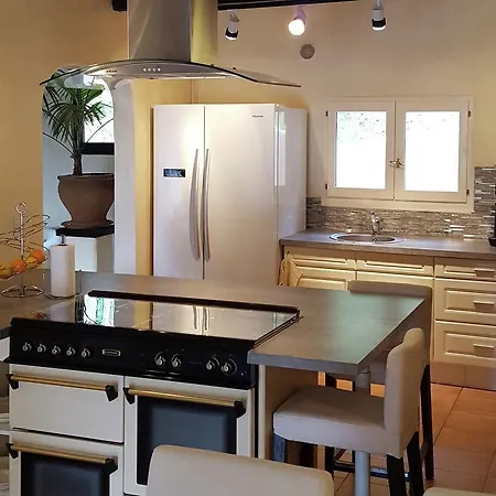 Villa Charming In Cavalaire-sur-mer With Pool