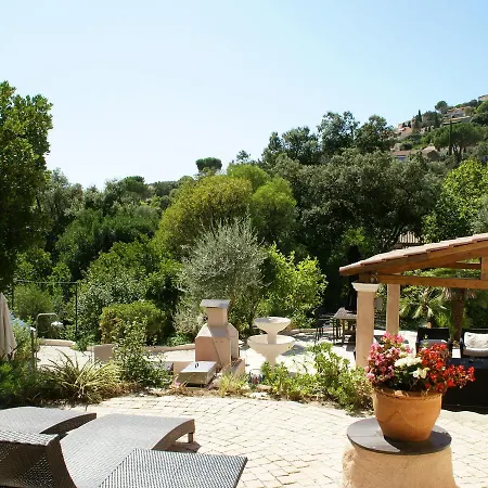 Villa Charming In Cavalaire-sur-mer With Pool