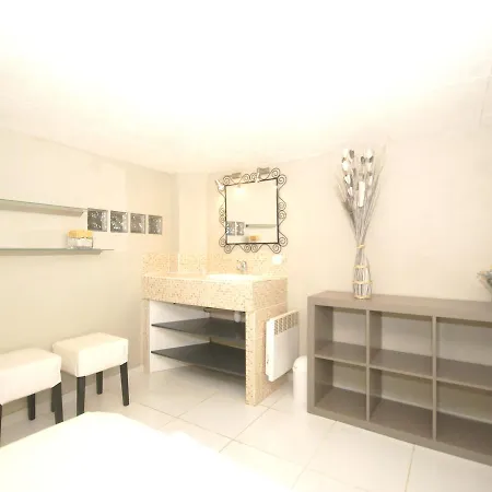 Villa Charming In Cavalaire-sur-mer With Pool