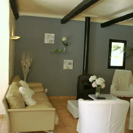 Charming In Cavalaire-sur-mer With Pool